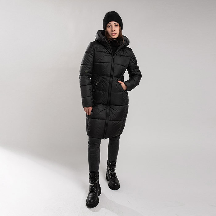 Практичність і стиль: жіночі пуховики для різних погодних умов