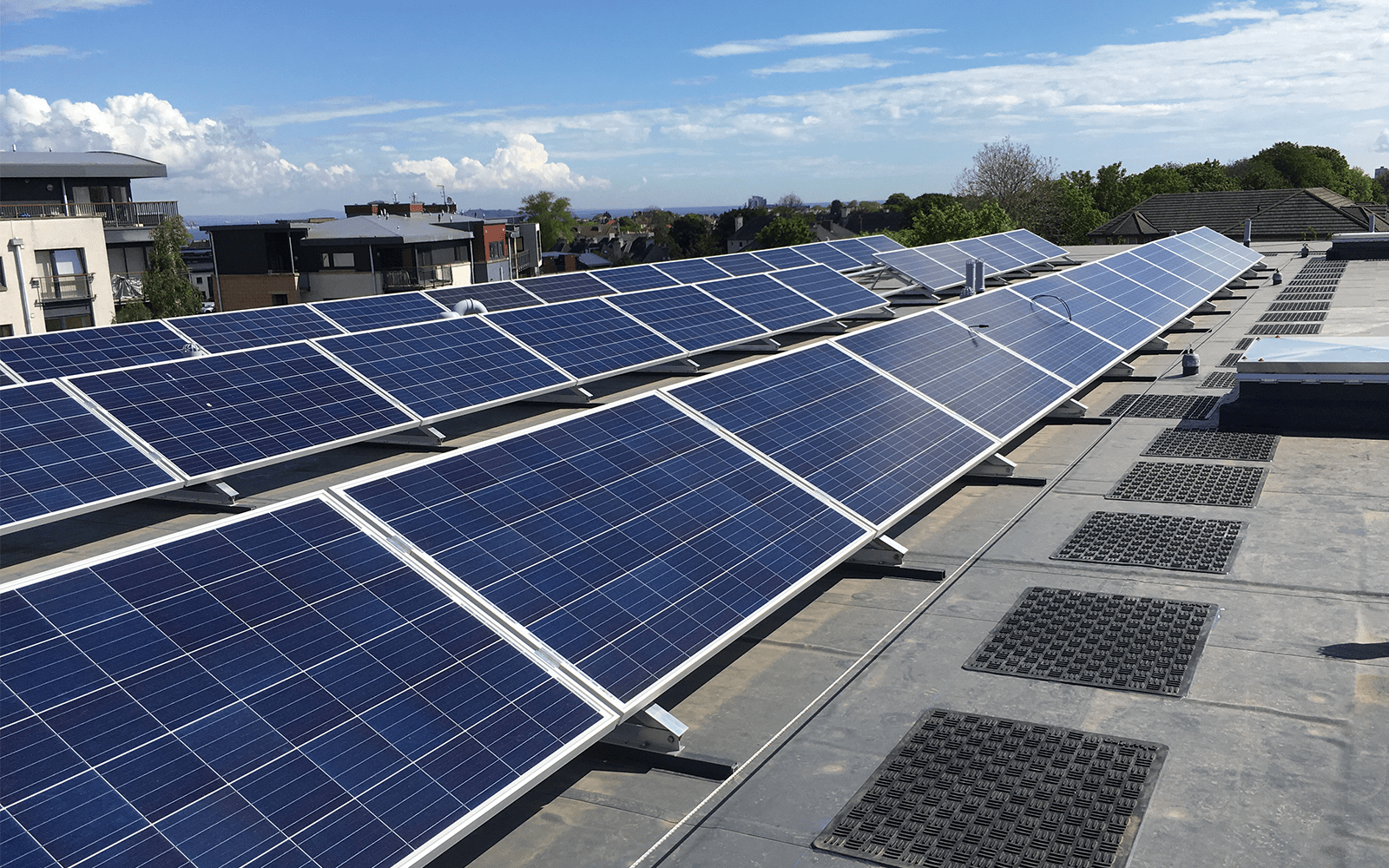 Сонячні панелі та каркаси: ідеальне поєднання